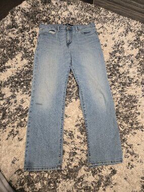 Gap Men’s Straight Fit Denim Jeans | Size 33 x 30 | Light Wash